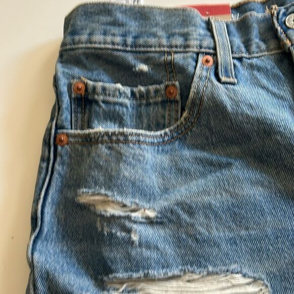Levi's Women's 501 Original Shorts Distressed,   Blue, size 31, NWT - Picture 6 of 9